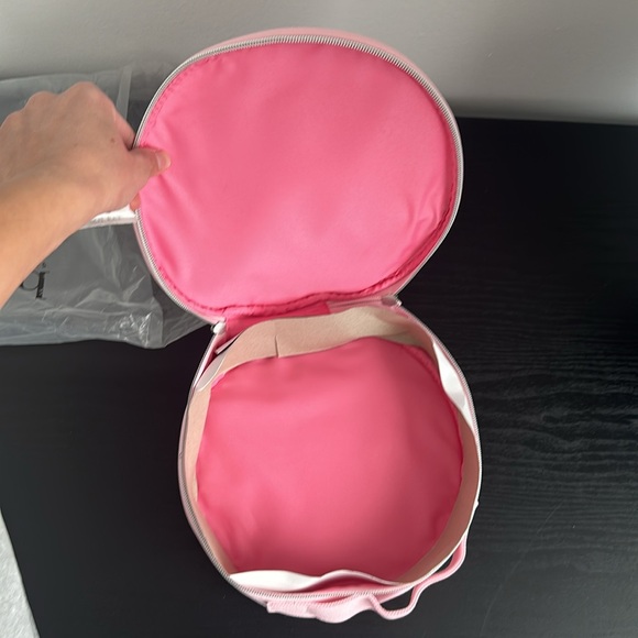 Benefit cosmetics case - Picture 2 of 8